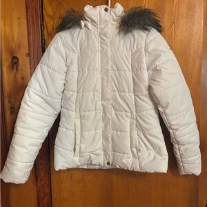 Columbia Women's White Puffer Jacket in M